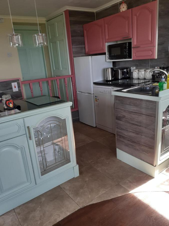 Distant Lights Apartment Lower Boscaswell Екстериор снимка
